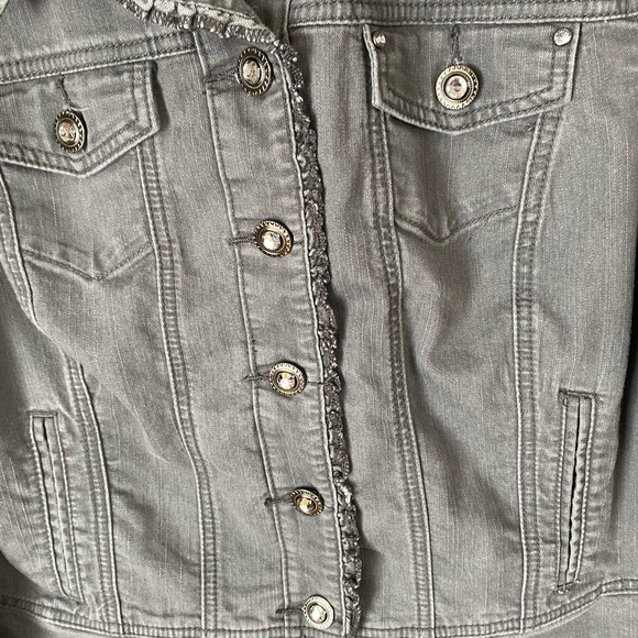 Christopher & Banks Women’s Grey Denim Jacket, size Petite Large - Picture 4 of 5